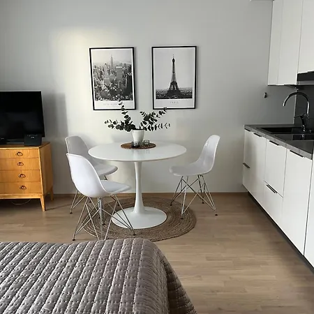 Vip - Close To Airport And Tikkurila Train Station Lejlighed Vantaa